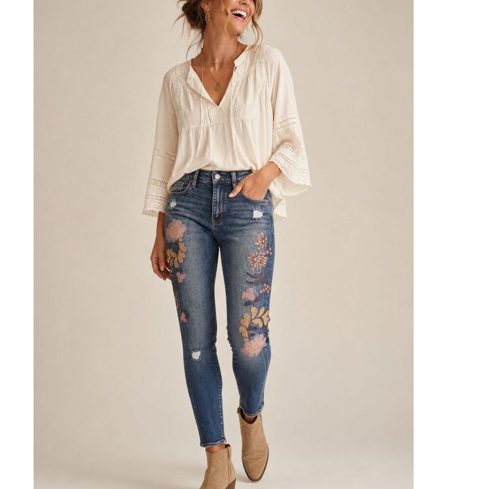 American Eagle Floral Embroidered Super High Rise Jegging Jeans Short US 4 Boho